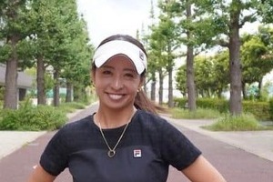 美女テニスプレーヤー選手園田彩乃、美ボディあらわウェア姿　「スタイル抜群すぎ」「可愛い」