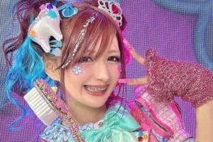 登録者129万YouTuber「突然目が...」皮膚トラブルで号泣、MV撮影中に異変　「30分とかでブワーって腫れてびっくり」