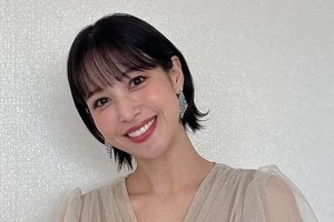 鷲見玲奈アナ35歳、膝上ミニスカゴルフウェアでナイスショット！　「めちゃ可愛い」ファン悶絶