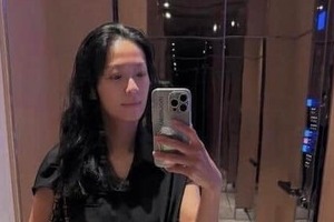 榮倉奈々37歳、色気ダダ漏れキャミソール姿で夏満喫　「かわいいです」「ほんと綺麗」大絶賛の嵐