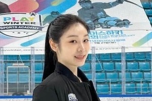 キム・ヨナ34歳、黒ドレス姿でオトナの色気　メイク中も異次元の美しさ「きれい」大絶賛の嵐