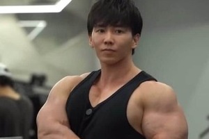 横川尚隆、ムキムキ肉体に衝撃「エグいって」「ほんとに尊敬」　大会に向け減量中...「やばい体つくってく」