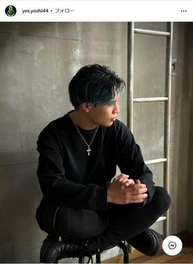 「エイリアンニキ」の愛称で呼ばれる格闘家の志築功胤（しつき・よしつぐ）さん。1か月以上前に姉の前から姿を消したという（功胤さんのインスタグラム（＠yes.yoshi44 から））