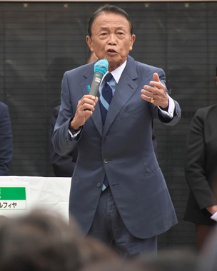 自民党の最高顧問を務める麻生太郎氏（写真：アフロ）