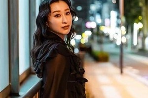 浅田舞37歳、肩出しドレス姿で美しさ限界突破　「めちゃめちゃ綺麗」アップにした髪の雰囲気もステキ