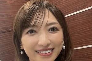 「奇跡の50代」望月理恵アナ、秋色コーデで美しさ限界突破　「たくましい腕、、出しちゃってます笑」