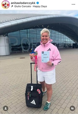 ヴォダルチク選手　サイン　女子ハンマー投げ 世界陸上で来日女子ハンマー投げポーランド代表の40歳