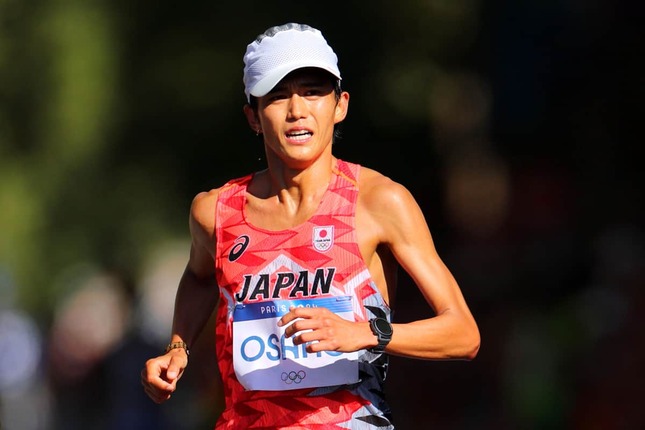 パリ五輪で走る大迫傑選手（写真：西村尚己/アフロスポーツ）
