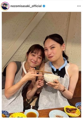 佐々木希さんのインスタグラム（＠nozomisasaki_official）より