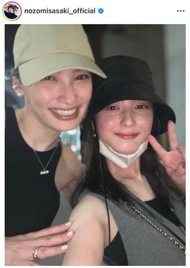 佐々木希さんのインスタグラム（＠nozomisasaki_official）より