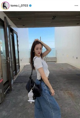 板野友美さんのインスタグラム（＠tomo.i_0703）より