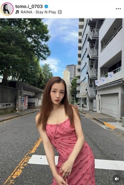 板野友美さんのインスタグラム（＠tomo.i_0703）より