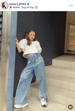 板野友美さんのインスタグラム（＠tomo.i_0703）より