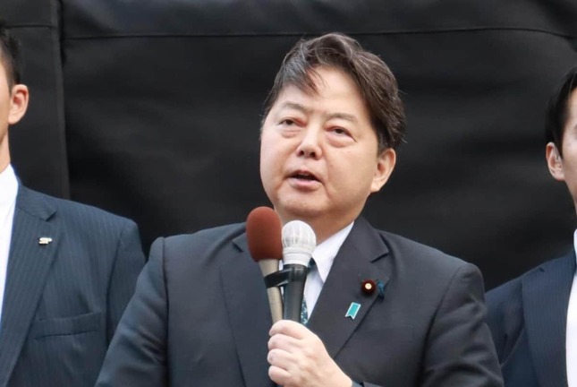 小泉氏の失言で得するのは林氏？
