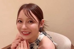 「交際0日婚」進撃のノア、ノースリ＆エプロン姿で「今日の献立」からあげ作り　「笑顔が最高に素敵」