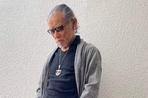 片岡鶴太郎 70歳、イケおじかっこよすぎ...上下デニムの古着スタイルに騒然　「オーラがすごい」