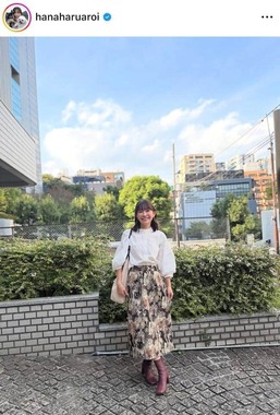 小野真弓さんのインスタグラム（＠hanaharuaroi）より