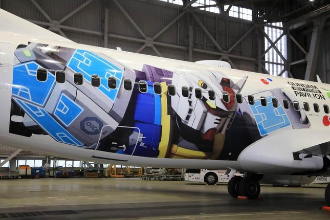 2025年3月3日にJALが報道陣にお披露目した「JALガンダムJET」。（c）創通・サンライズ