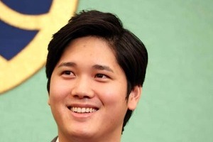 大谷翔平＆山本由伸＆佐々木朗希、私服で球場入り　「めっちゃ爽やか」「カッコいい」大反響