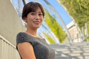 元NHK中川安奈アナ、膝上ミニスカ×透け感トップスで色気ダダ漏れ　「あまりにも美しすぎます」
