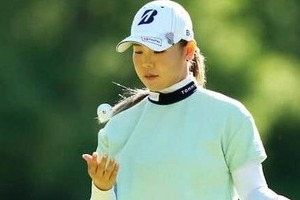 女子ゴルフの渋野日向子＆吉田優利、「激カワ」笑顔2ショ　「最後はひなこさんを圧縮するくらいぎゅっと」