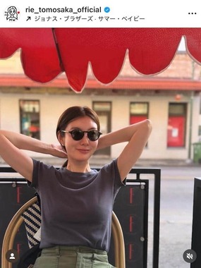 ともさかりえさんのインスタグラム（＠rie_tomosaka_official）より