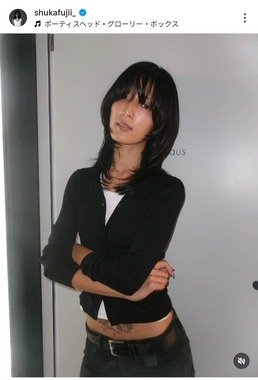 藤井萩花さんのインスタグラム（＠shukafujii_）より