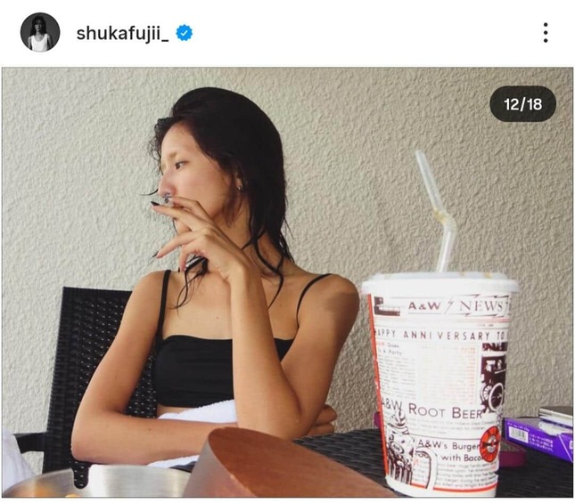 藤井萩花さんのインスタグラム（＠shukafujii_）より