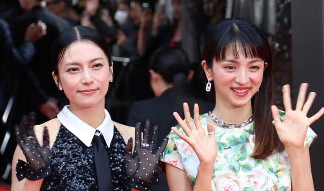 第38回東京国際映画祭に登壇した柴咲コウさんと満島ひかりさん