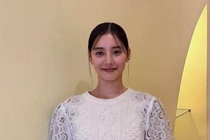 新木優子、美しすぎる肩出しタイトなドレス姿　神スタイルで色気ダダ漏れ「ため息が出るほど綺麗」
