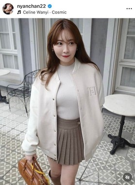 小嶋陽菜さんのインスタグラム（＠nyanchan22）より