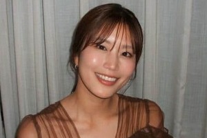 稲村亜美、ゴルフ場×超ミニ丈で爽やか笑顔　「やべぇ惚れる」「素敵すぎ」近影にファン絶賛