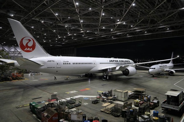 「夜の工場見学」も一興だ
