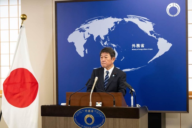 就任会見での茂木敏充外相。質問への反応が注目されている（写真：REX/アフロ）