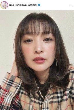 石川梨華さんのインスタグラム（＠rika_ishikawa_official）より