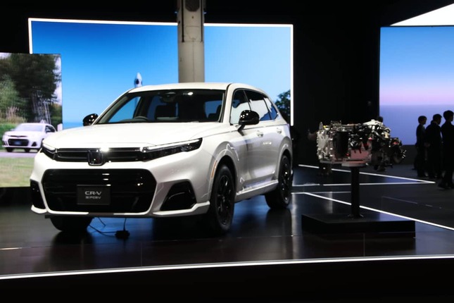 ジャパンモビリティショー2025で展示されたホンダCR-V e:HEVプロトタイプ（編集部撮影）