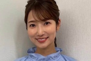 テレ朝「報ステ」安藤萌々アナ、ミニスカゴルフウェアで「6月ぶりのラウンド」　ナイスショットで笑顔