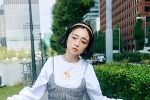 安達祐実44歳、ギャザードレスのオトナかわいいコーデ　「可愛すぎる」「オシャレで真似したくなる」