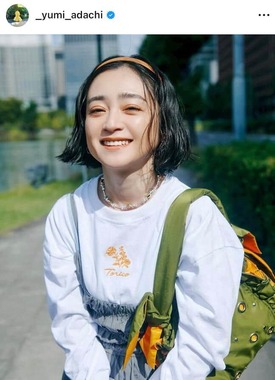 安達祐実さん着用ELFSACKカラフルキルティングジャケット 安達祐実44歳、ギャザードレスのオトナかわいいコーデ 「可愛すぎる