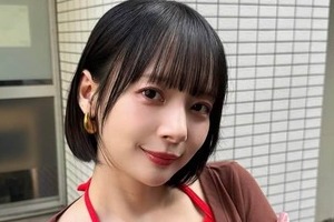 「役満ボディー」岡田紗佳、「期間限定」黒髪ロング...ガチのかわいさ　「やば、めっちゃいい」騒然