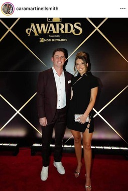 カーラ・スミスさんのインスタグラム（＠caramartinellsmith）より