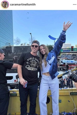 カーラ・スミスさんのインスタグラム（＠caramartinellsmith）より