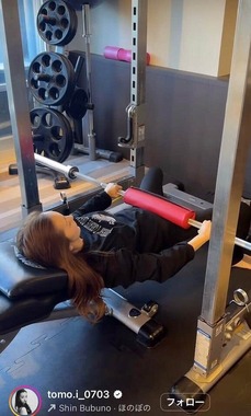 板野友美さんのインスタグラム（＠tomo.i_0703）より