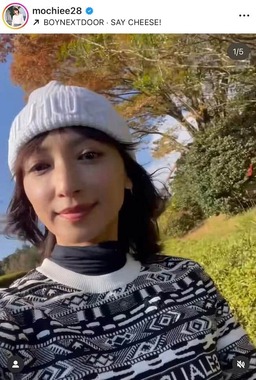 望月理恵さんのインスタグラム（＠mochiee28）より