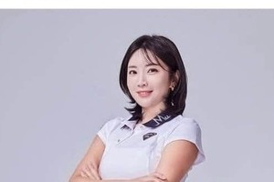 女子ゴルフのイ・ボミ、ミニスカひらりナイスショット　「相変わらずスイングが美しい」「永遠にかわいい」