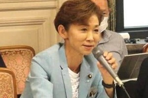 立憲・鎌田さゆり氏、他の議員の質疑中の「態度が悪い」　SNSで批判「ふざけた姿勢で話を聞く」