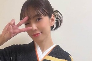 演歌歌手・杜このみ、かっこよすぎ膝上ミニスカで...ロックテイストな爆イケ私服　「可愛すぎるよ～」