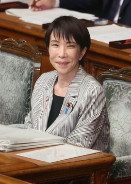 高市早苗首相、2025年11月4日に開かれた臨時国会での姿（写真：つのだよしお/アフロ）