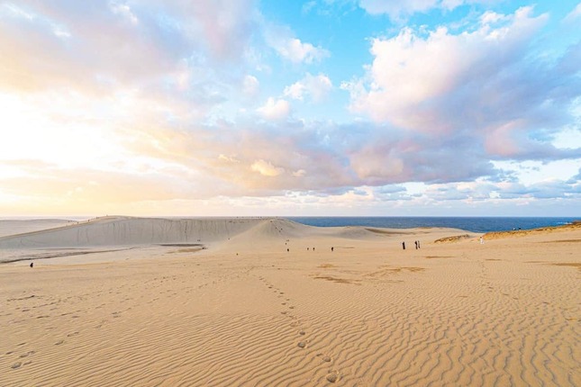 石破茂前首相ポストに砂漠の写真。その真意はどこに