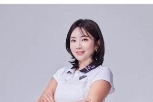 女子ゴルフのイ・ボミ、膝上ミニワンピでマカオ満喫プラベショット　「スタイル良いしやはり可愛い」